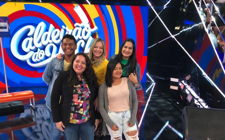 Estudantes do Sesi/AL conhecem o apresentador Luciano Huck