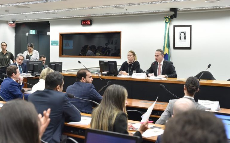 Conselho de Ética analisa 12 novos processos contra deputados