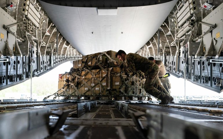 Azerbaijão envia armas à Ucrânia via Sudão em rota secreta com apoio de países da OTAN, diz mídia