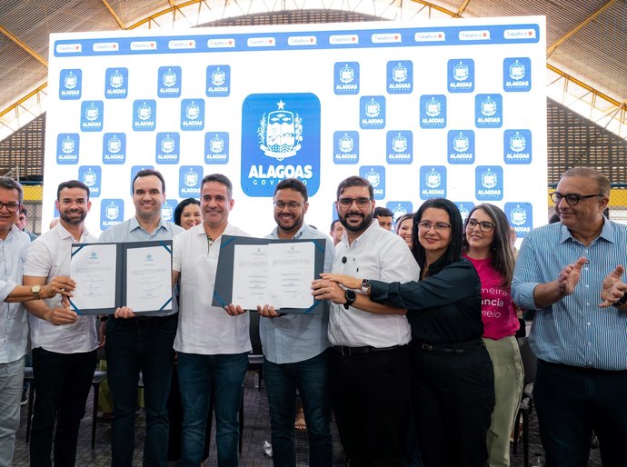 Paulo Dantas entrega pacote de investimento de R$ 6 milhões em Maribondo