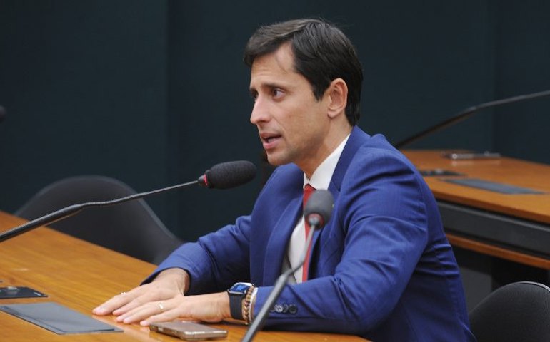 Comissão aprova campanha contra crimes digitais com uso de inteligência artificial