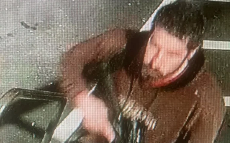 Ataque nos EUA: polícia identifica e divulga imagens das 18 vítimas de atirador