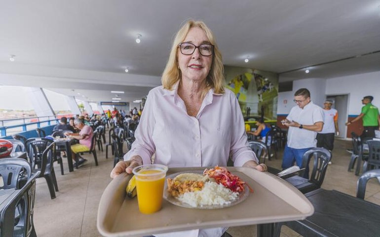 Secretárias da Seades e Selaj vistoriam serviços oferecidos no Restaurante Popular Estádio Rei Pelé