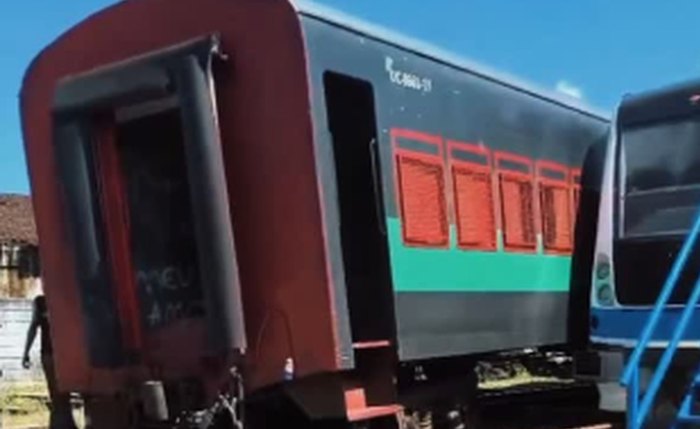 Trem colide com VLT na Estação Satuba: não houve feridos Trem colide com VLT na Estação Satuba: não houve feridos