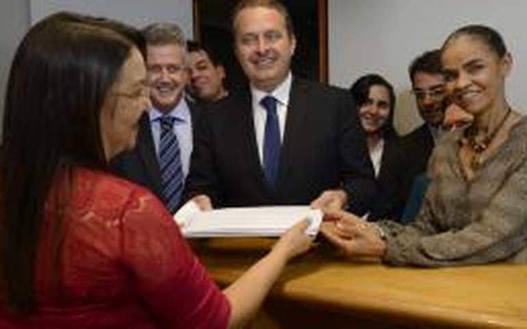 PSB registra candidatura de Eduardo Campos à Presidência