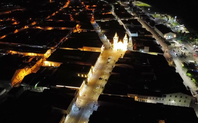 Prédios do Centro Histórico de Penedo ganham iluminação cênica