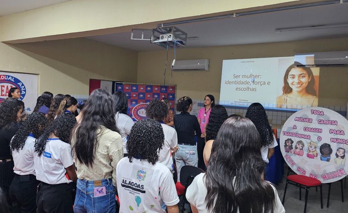 Alunas da Escola Estadual Ana Lins participam de ação voltada ao Mês da Mulher com incentivo da Usina Caeté