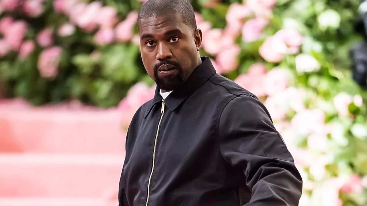 Ex-agente publicitária de Kanye West é denunciada em processo sobre Trump e eleições na Geórgia