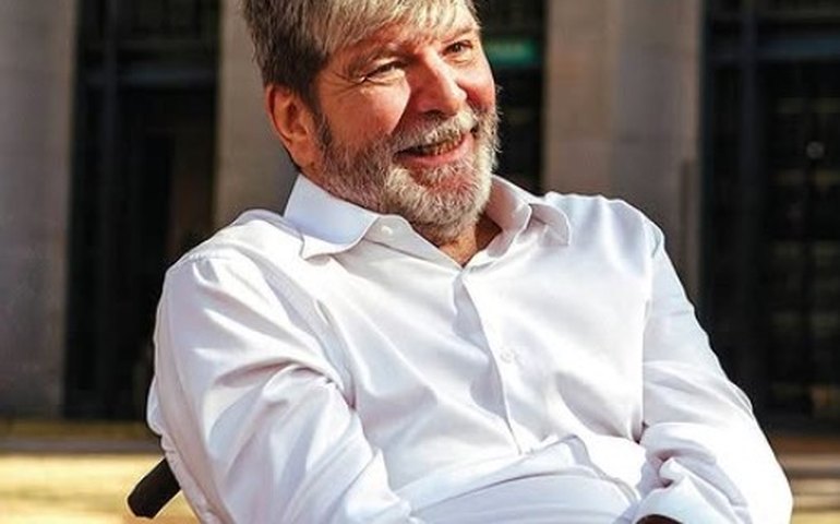 Marcelo Rubens Paiva reage ao Globo de Ouro de Fernanda Torres: 'eles se vão, a gente fica!'