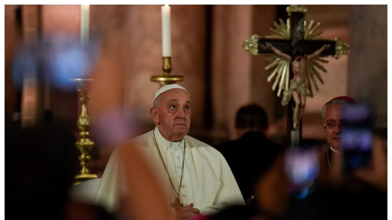 Papa se reúne com 13 vítimas de pedofilia em Lisboa