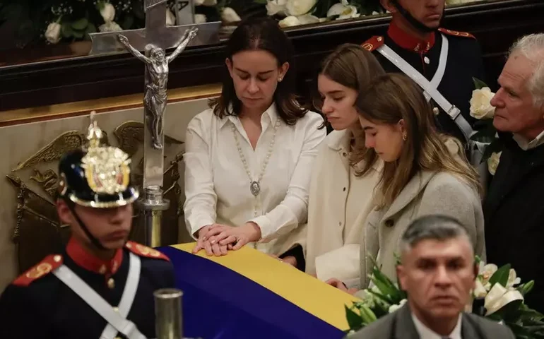 Colômbia diz que um dos mandantes de ataque a Uribe está morto