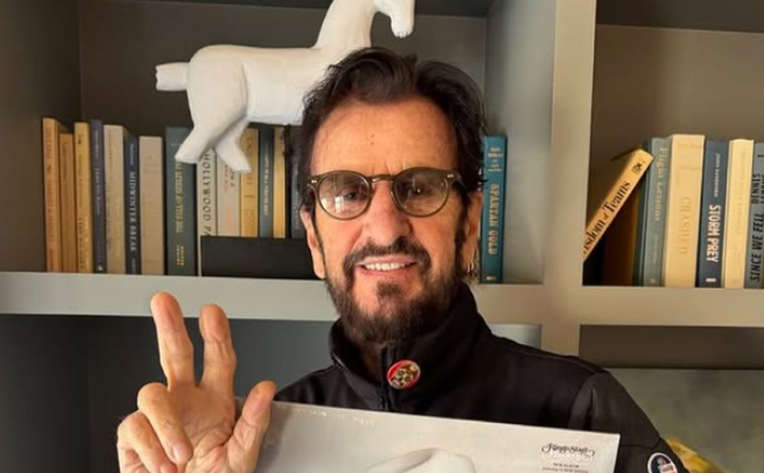 Ringo Starr diz que só fará música se estiver em uma banda: 'Não quero estar sozinho'