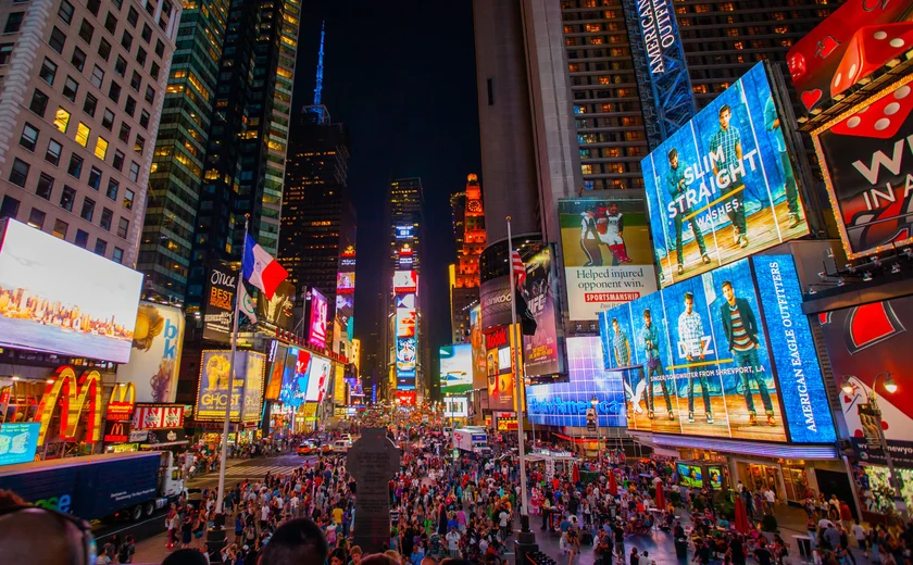 Adolescente suspeito de atirar contra turista brasileira na Times Square é apreendido