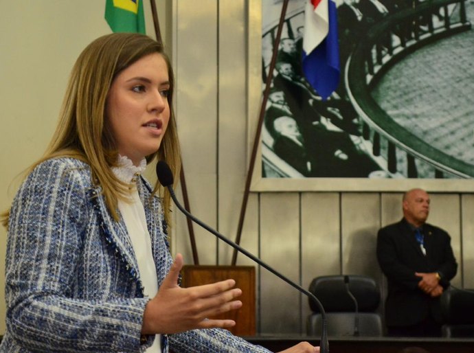 Cibele Moura faz indicação para que Estado garanta equipamentos de proteção a profissionais de saúde de Capela