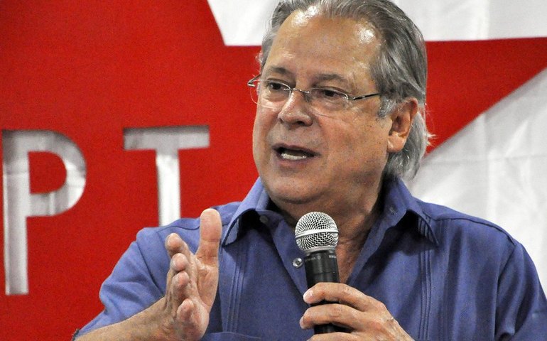 'Para mudar esse País, temos que mudar o Congresso', diz José Dirceu em ato em Brasília