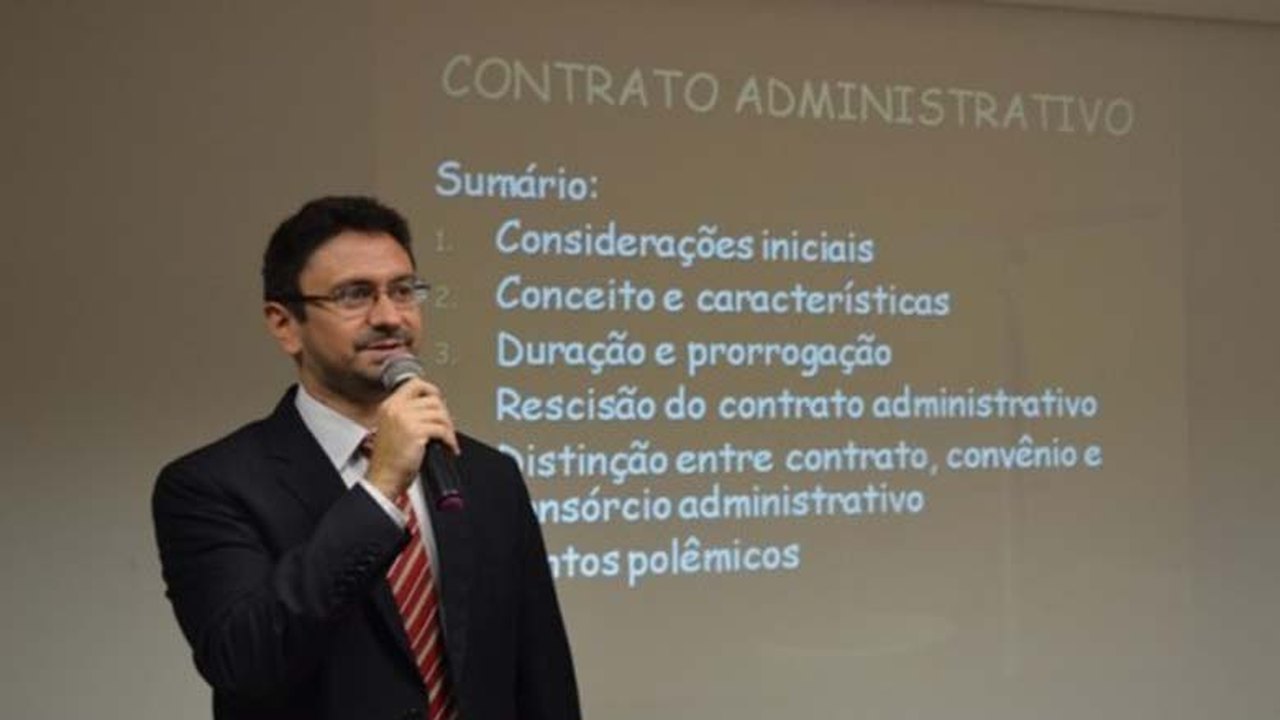 Secretário-adjunto de Defesa Social ministra palestra para gestores de contratos da PM