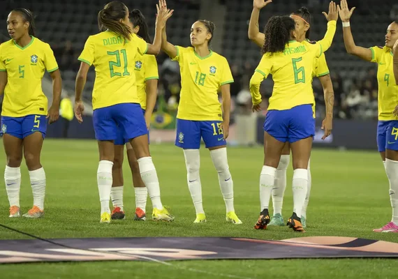 Brasil derrota México e se garante na decisão da Copa Ouro feminina