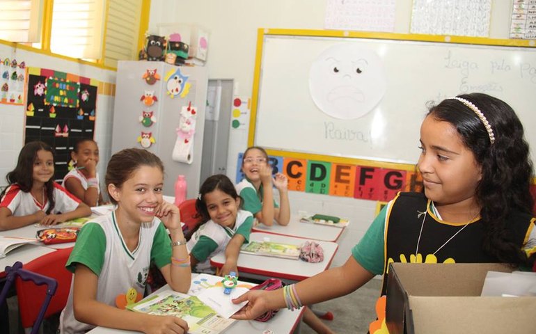 Educação divulga mais um bloco de renovações e matrículas na Rede Municipal