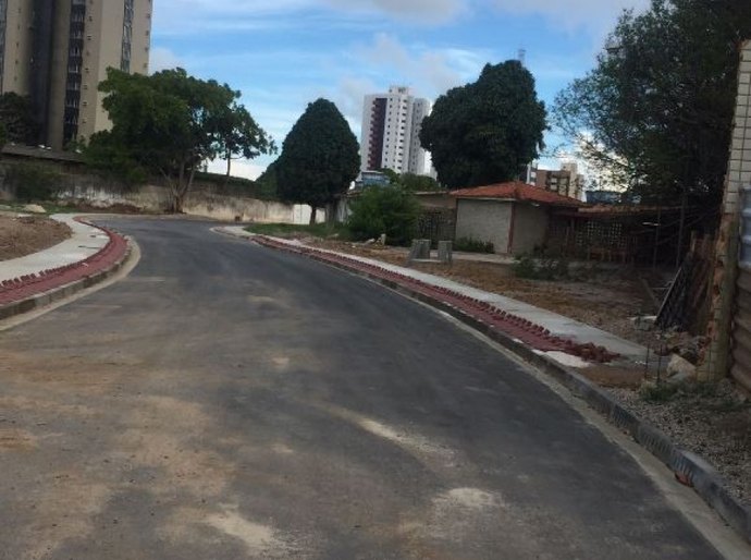 Governo conclui pavimentação dos eixos viários do Farol em três trechos