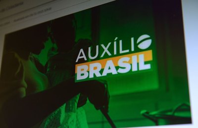 Auxílio Brasil: Caixa paga famílias inscritas com NIS final 3