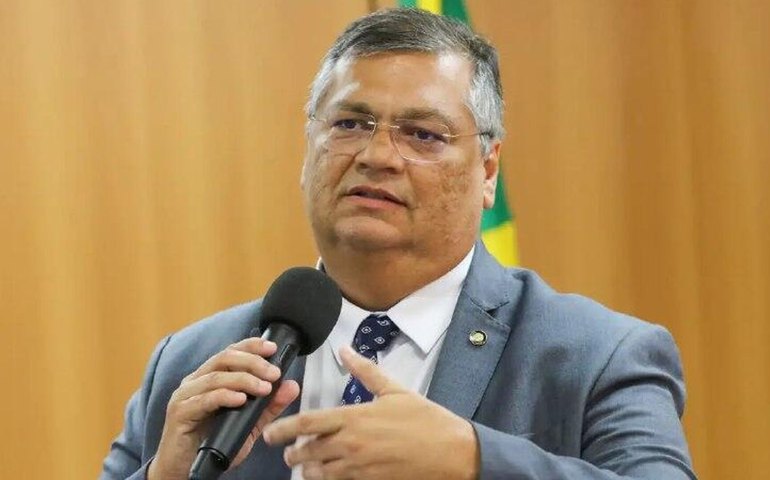 Ministro Flávio Dino suspende quebra de sigilo de Lulinha e outros alvos da CPMI do INSS