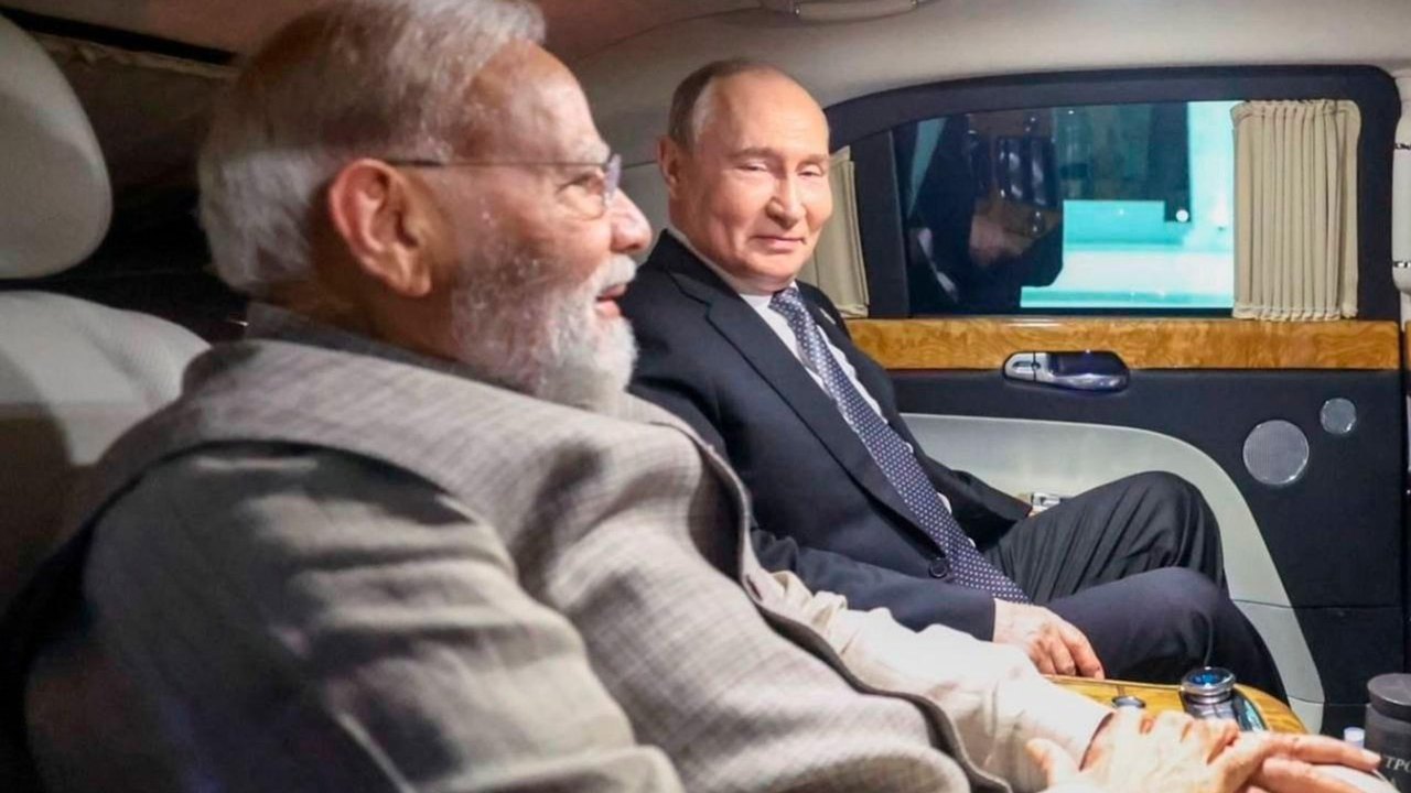 Primeiro-ministro da Índia, Narendra Modi, compartilha foto com presidente da Rússia, Vladimir Putin