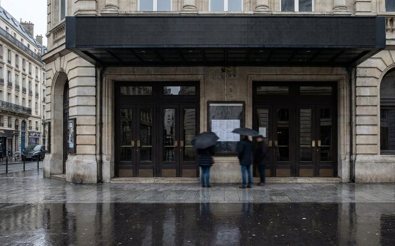Teatro cancela apresentações de peça estrelada por ator que enfrenta acusações de estupro na França