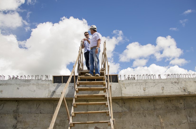 Cristiano Matheus visita a obra de Esgotamento Sanitário de Marechal