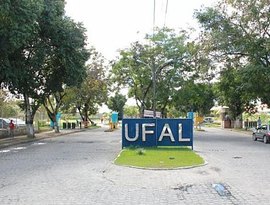 Sem diploma, estudantes da Ufal perdem oportunidades e cobram solução para falha no sistema