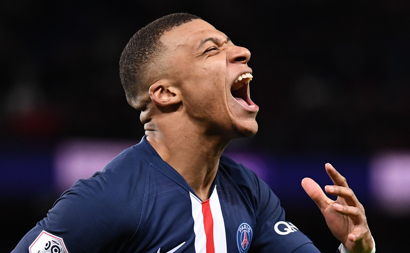 Mbappé diz que França não tem o melhor campeonato e defende Neymar