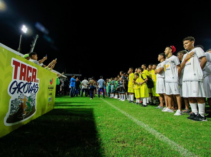Quarenta e oito equipes participam da 5ª edição da Taça das Grotas no Rei Pelé