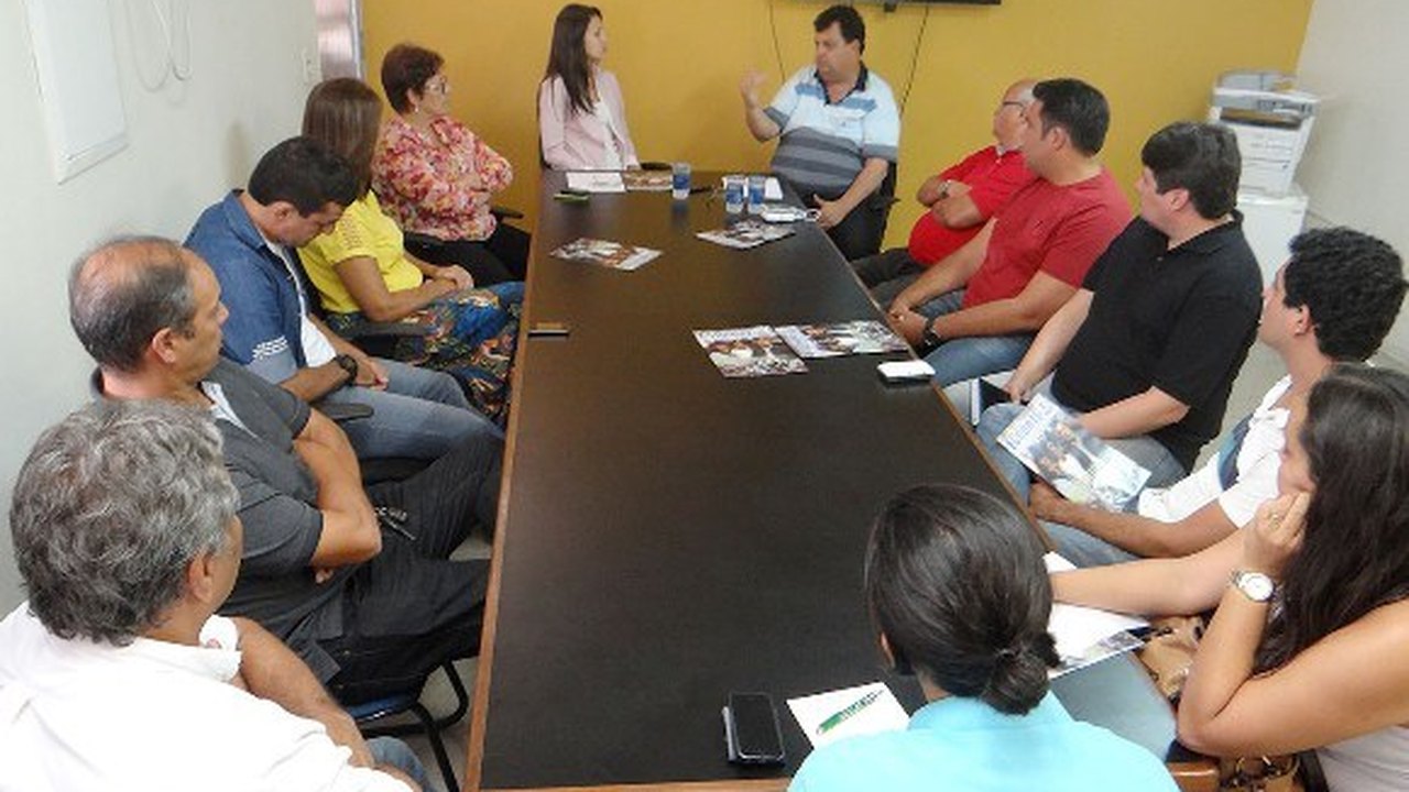 Jorge VI recebe visita da futura secretária do Esporte, Juventude e Lazer