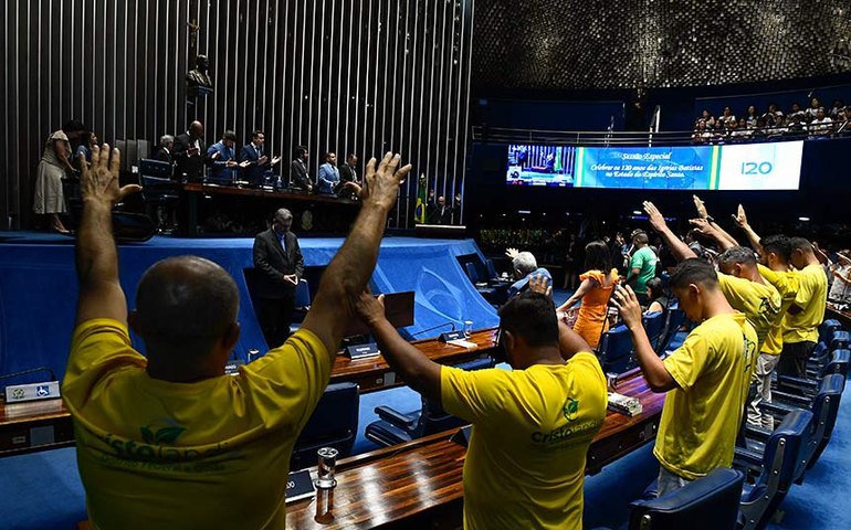 Sessão especial homenageia 120 anos do início da igreja batista no Espírito Santo