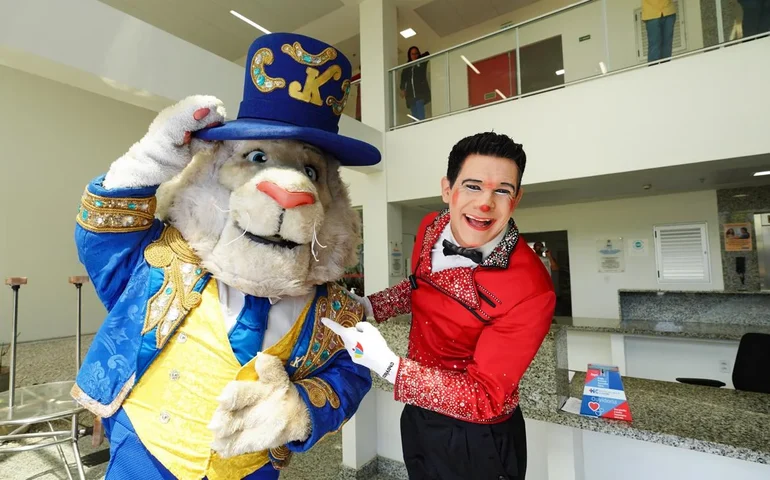 Circo Kroner leva arte e solidariedade ao Hemoal e incentiva doação de sangue em Maceió