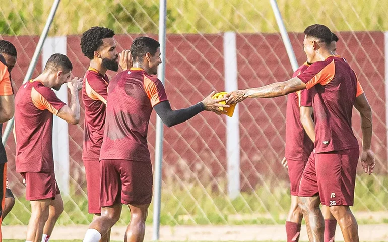 CRB encara Criciúma em duelo decisivo fora de casa pela Série B