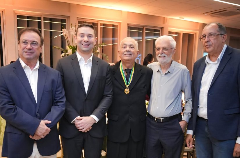 Hipólito da Costa recebe homenagem na FIEA e prefeito Luciano destaca visão empreendedora e trajetória de sucesso