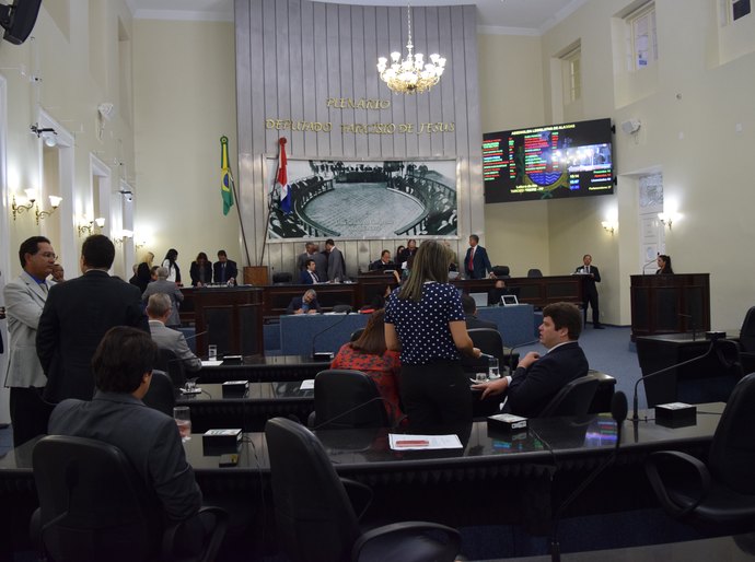 Debate sobre tramitação de vetos governamentais domina sessão na ALE