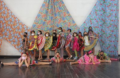 Alunas de Ginástica Rítmica realizam apresentação junina na Unidade Sesc Poço 