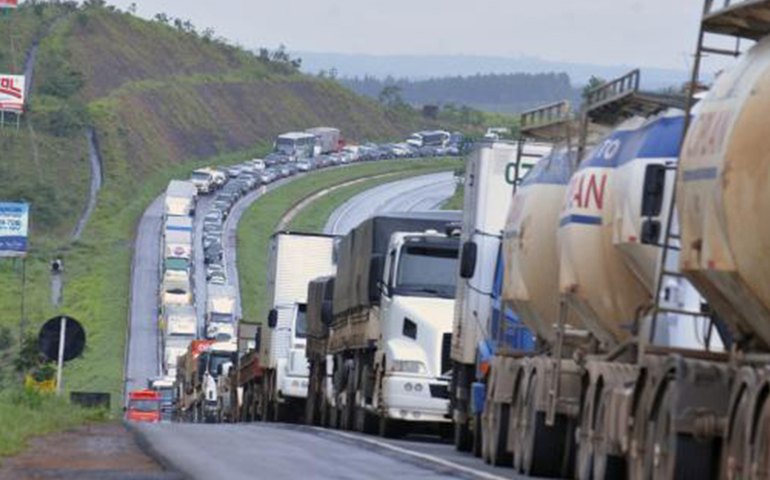 PRF registra 48 manifestações de caminhoneiros em 11 estados