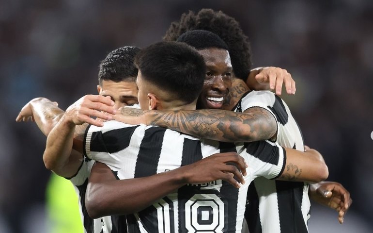 Casos de racismo nas torcidas de Botafogo e San Lorenzo reacendem discussão, e entidade pede maior participação dos clubes