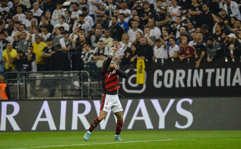 Libertadores: Fla bate Corinthians com gols de Arrascaeta e Gabriel