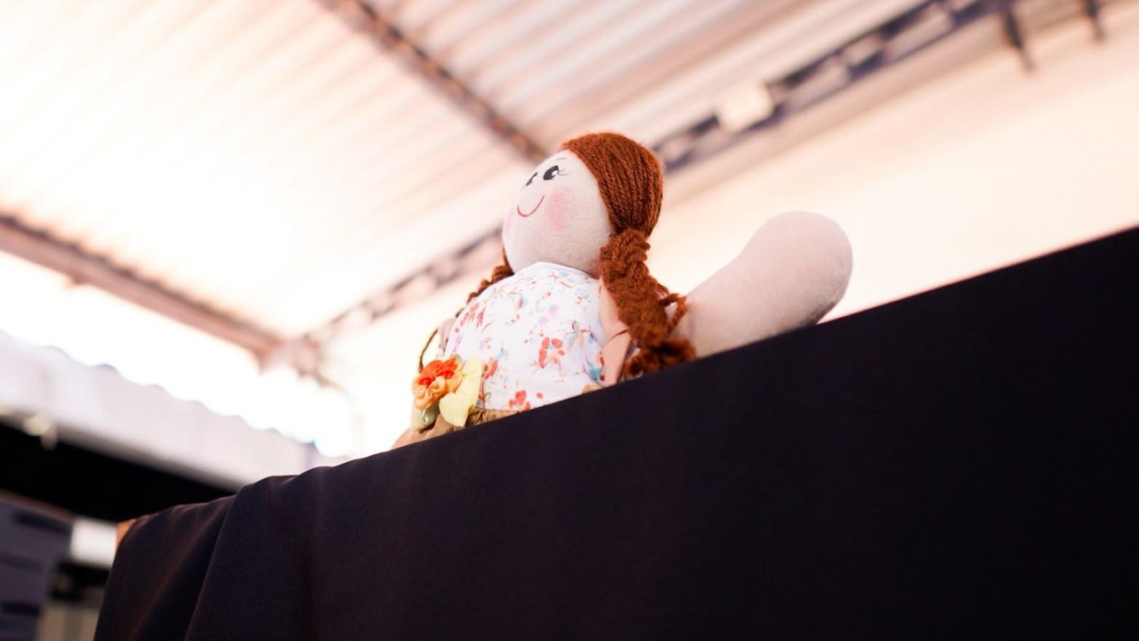 Teatro de Bonecos leva conscientização ambiental para estudantes da Escola Municipal Padre Pinho