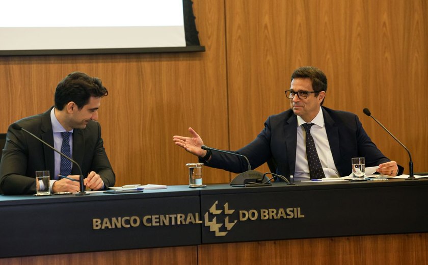 Campos Neto exalta passagem de comando no Banco Central