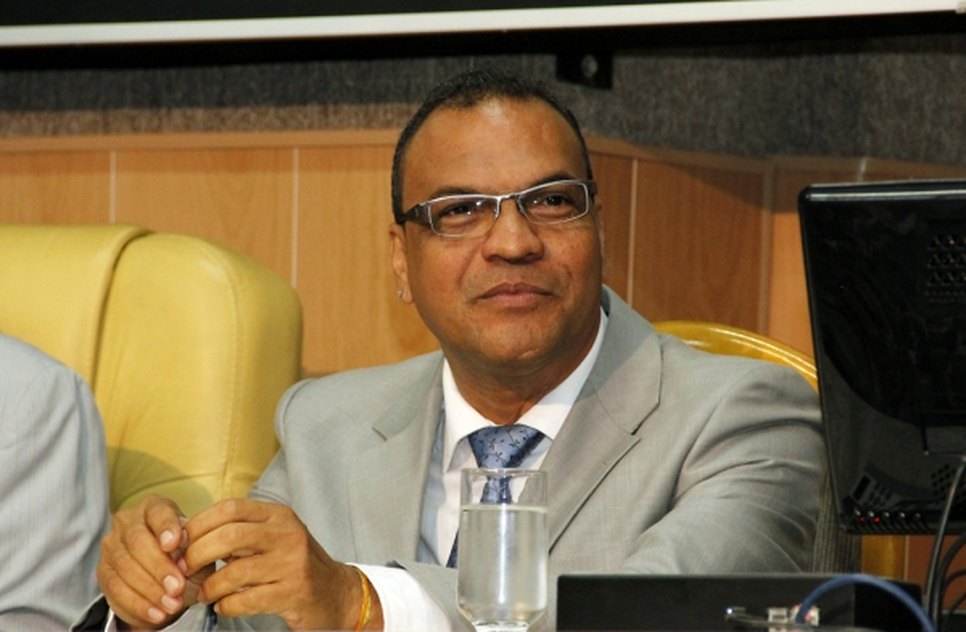 carlos cauê
