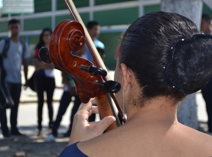 ‘Concertos da Juventude’ oferece aulas de música para jovens talentos