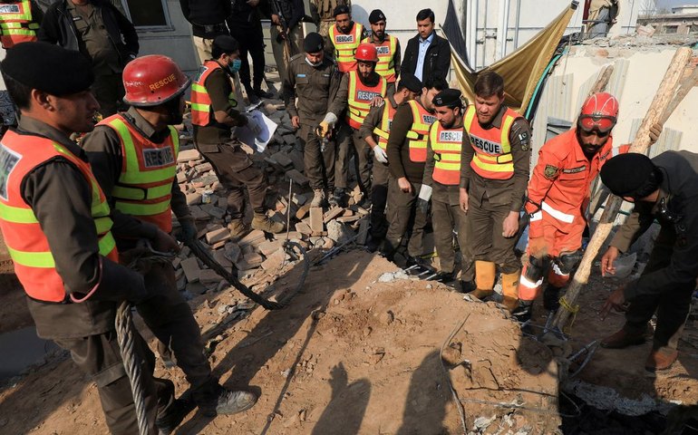 Paquistão diz ter abatido 25 drones; Índia repeliu retaliação