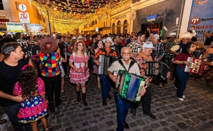 São João Raiz 2026 começa em Maceió e programação segue neste sábado com Trem do Forró
