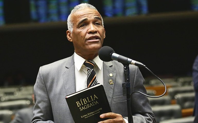 MPE pede investigação do deputado Pastor Isidório por falas transfóbicas