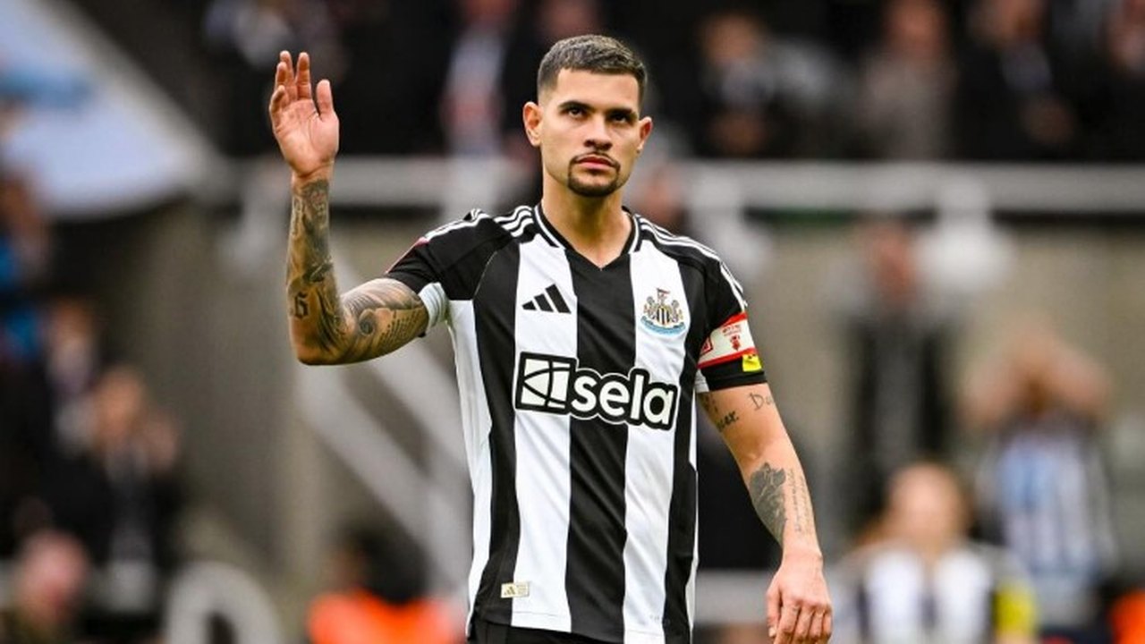 Bruno Guimarães esclarece substituição no Newcastle: 'Câimbras nas duas panturrilhas'