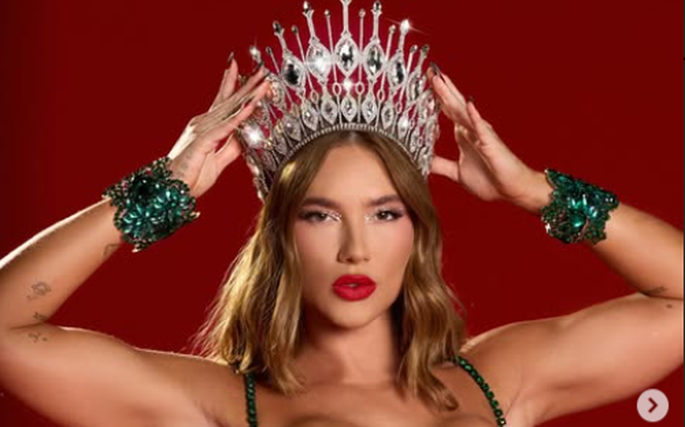 Coroação da influenciadora Virginia na Grande Rio provoca polêmica até sobre samba no pé